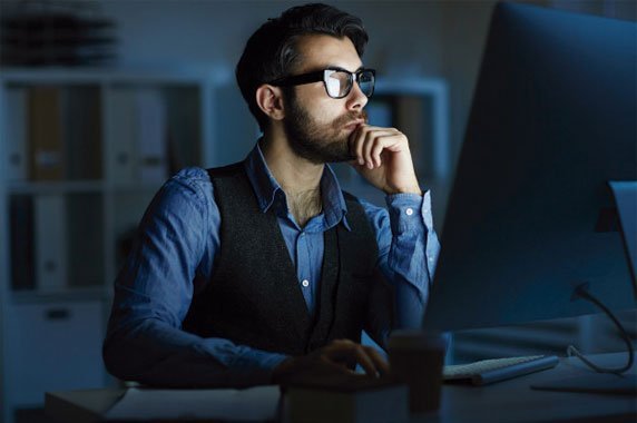 ¿Cómo Escoger un Broker?, para escoger al mejor hoy en día se hace a través de portales digitales y brokers online confiables.